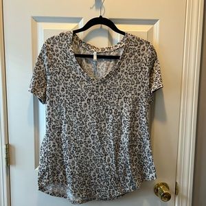 Leopard shirt sleeve shirt